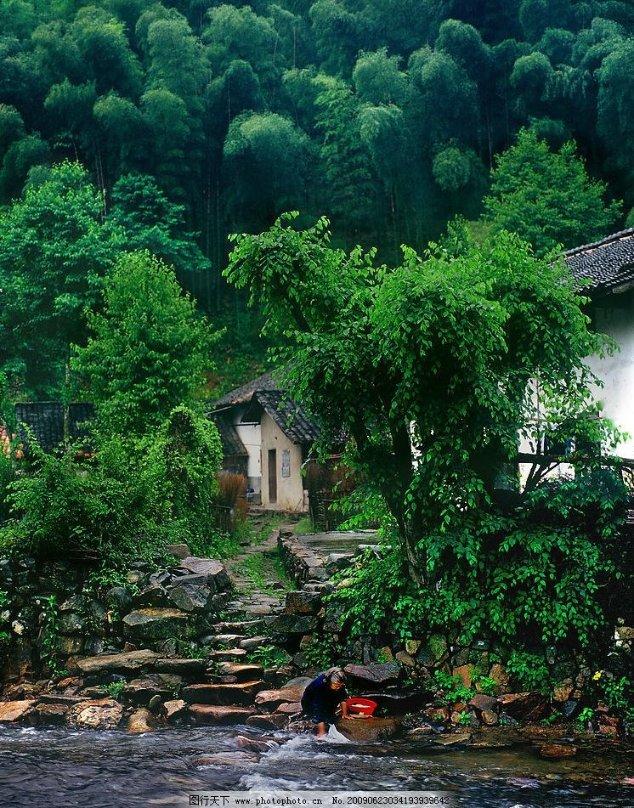 中法合作话剧 《悲惨世界》在京首演