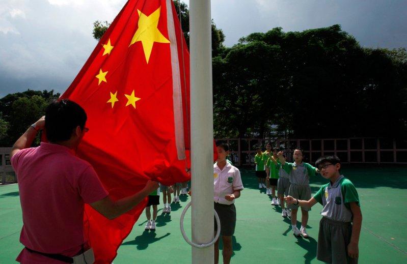 江西五十铃取得汽车扭矩控制专利，解决了现有技术中的汽车扭矩控制方法难以适应复杂和不确定的环境的问题