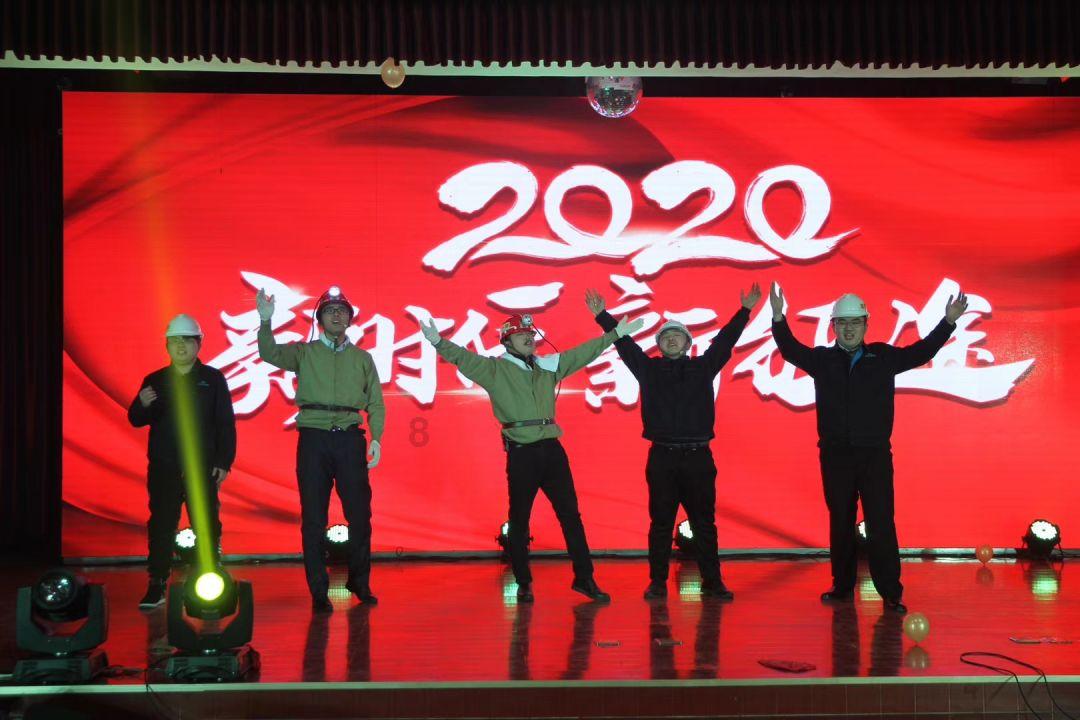 人民币兑美元中间价报7.1053 调升64个基点