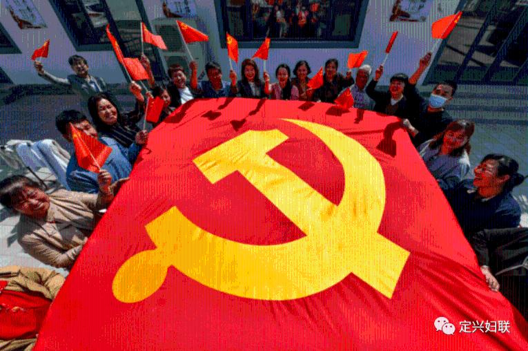 上班给男生递东西时碰到我的手是无意的还是故意的？游戏画面