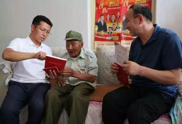 看下图，男友说我幼稚，是不是该分手了？游戏画面