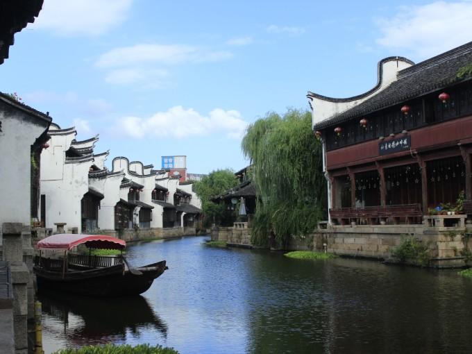 Urban Decay燃色妆酷街区 限时登陆深圳万象天地潮能无限一触即燃