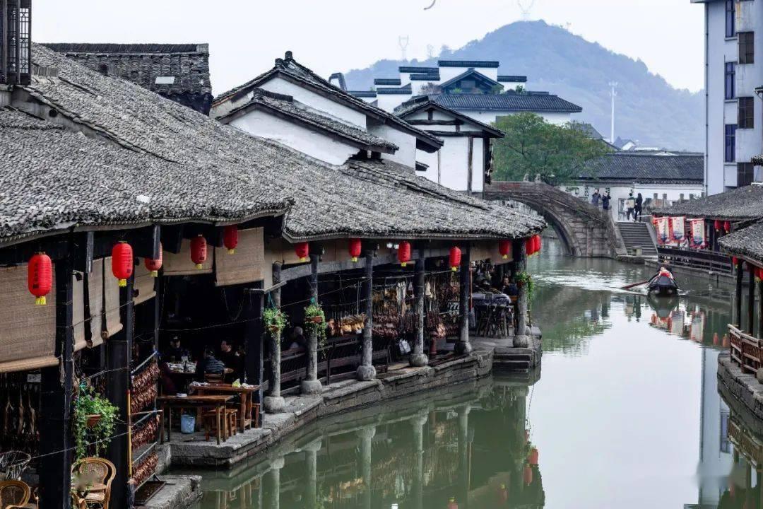 小猫钓鱼游戏龙王版有船